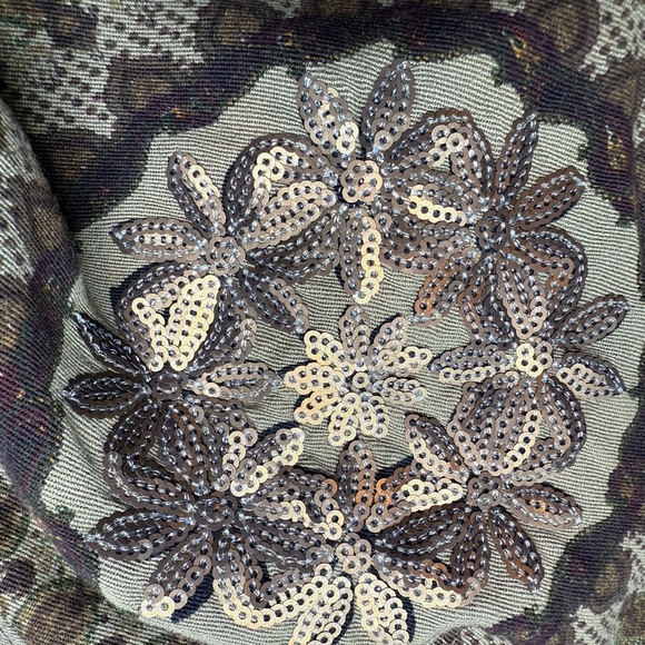 Desigual Beige and Burgundy Embroidered Mini Skirt - Picture 4 of 5